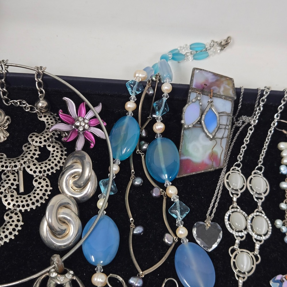 Silvertone Vintage to Modern Eclectic Jewelry Lot Crown‎ Trifari Napier WHBM - Picture 8 of 16